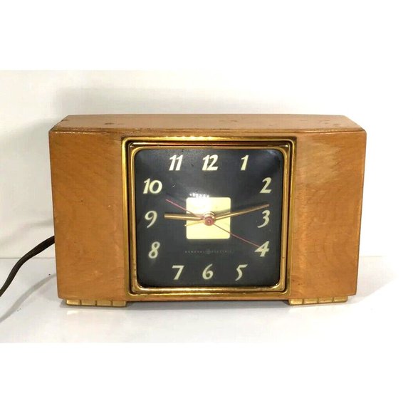 General Electric Vintage Art Deco Style Wooden Electric Desk Clock - Model 3H176 - Picture 1 of 13